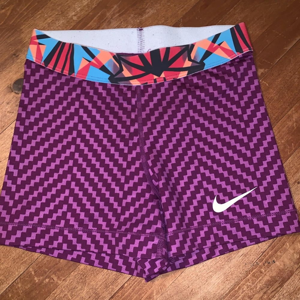Nike Pros with funky chevron design! Size xs!